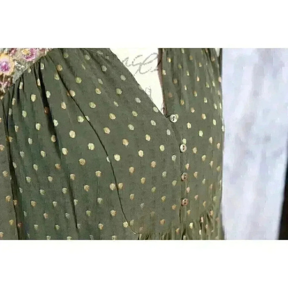 Chico's size 1 green w/gold thread dots;crushed velvet accents on shoulder lined - Picture 3 of 16